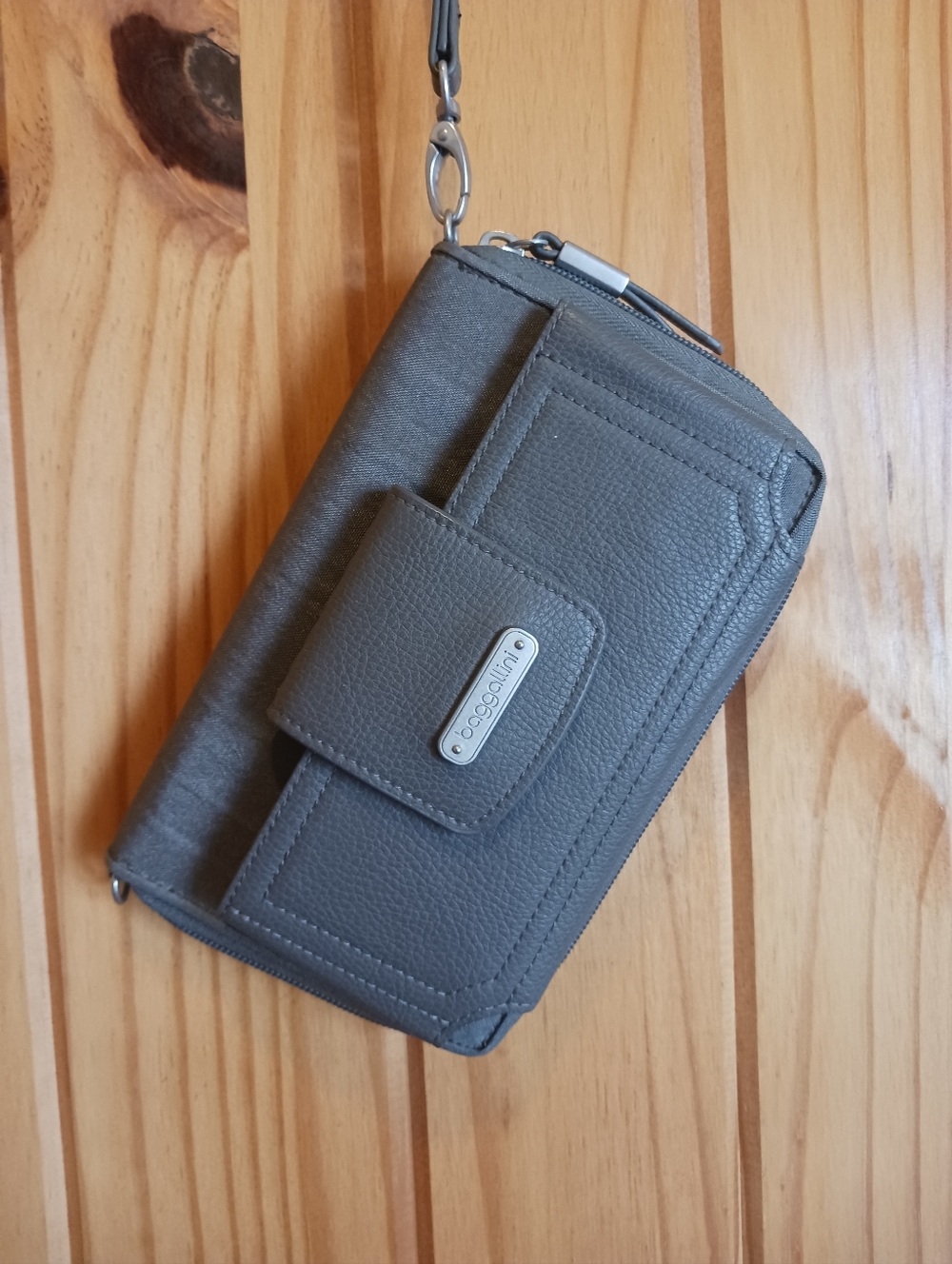Baggallini Wristlet Wallet